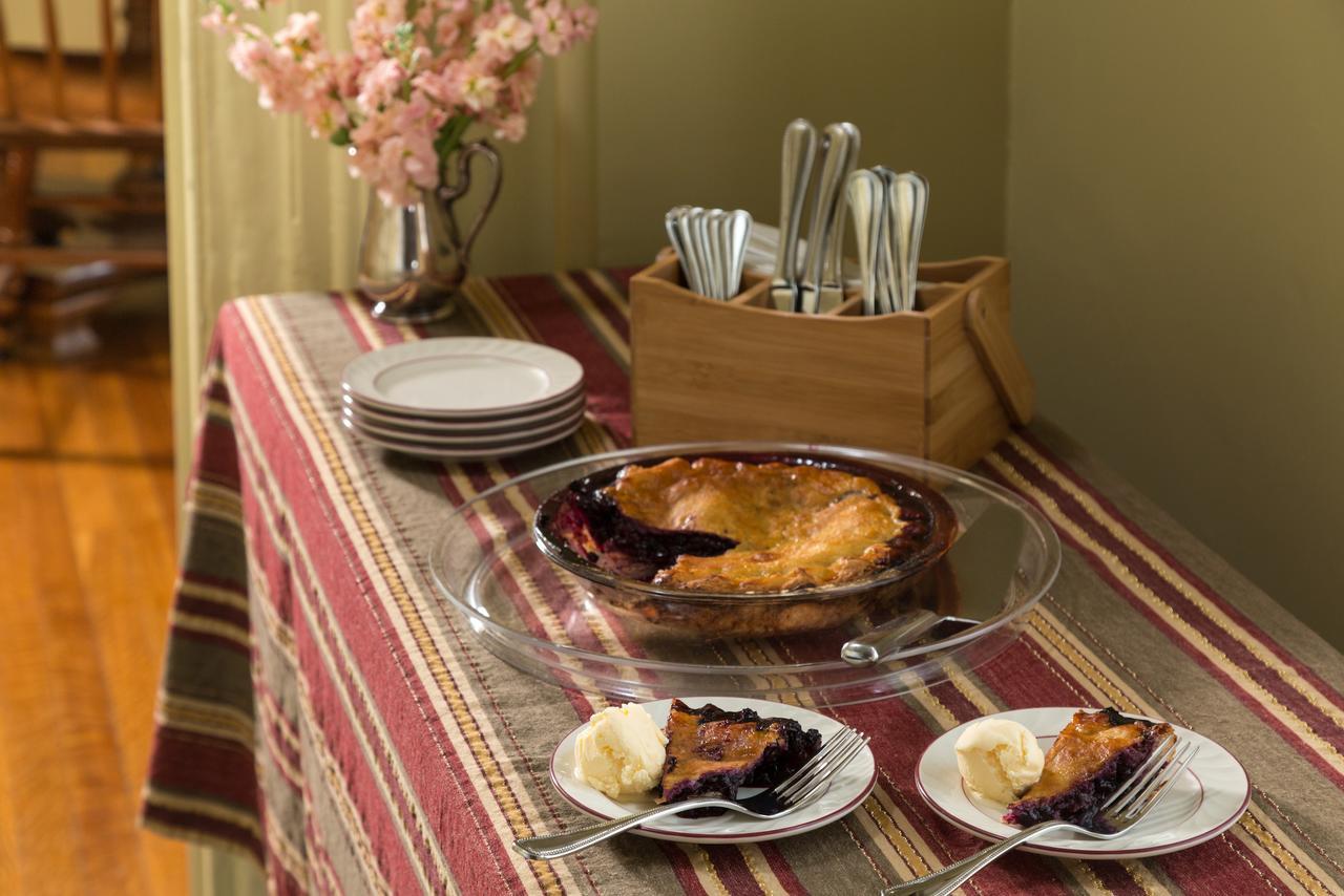 Rockland Talbot House Bed & Breakfast Bagian luar foto